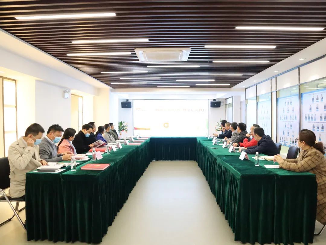 新年伊始，关怀暖心！市委政法委副书记梁肇河一行指导商会工作！