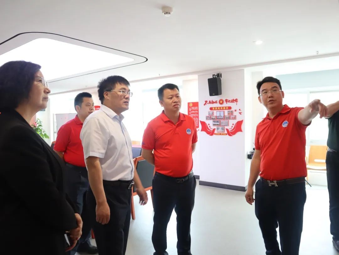 赣州市委常委、统战部长李文信一行来访商会调研座谈，实地考察优秀企业