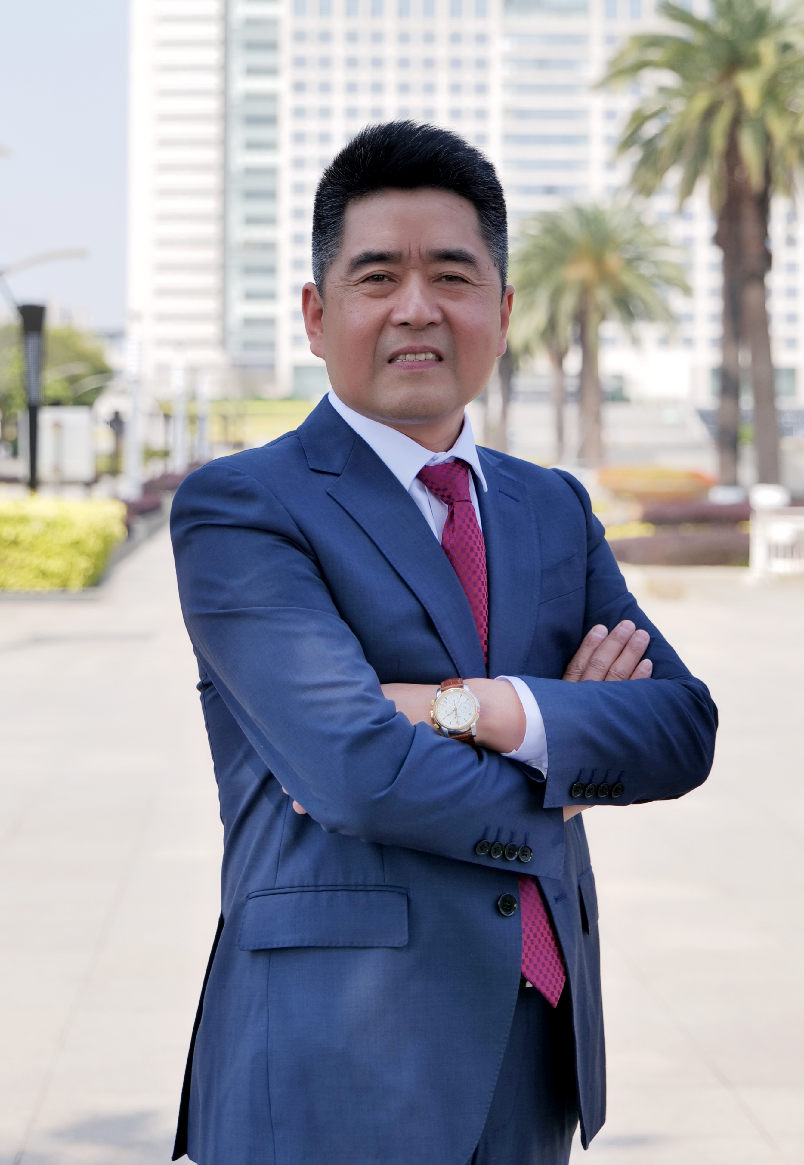 名誉会长  广东雅图建设工程有限公司   董事长  龚志强