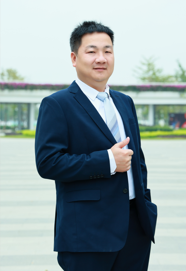 王友群：磨砺自我成就锋芒人生